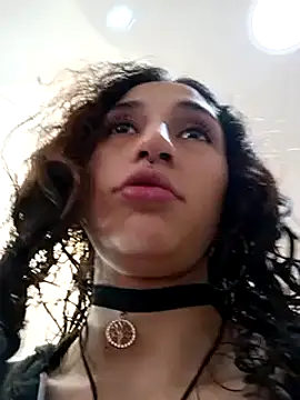 Snapshot of Queenjenn__ chatting on 4, 2, 2025 Queenjenn   online show from 4, 2, 2025