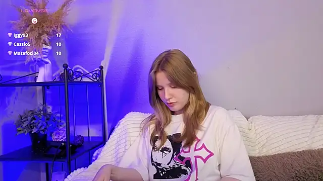 EvaStevs online show from 10, 1, 2025