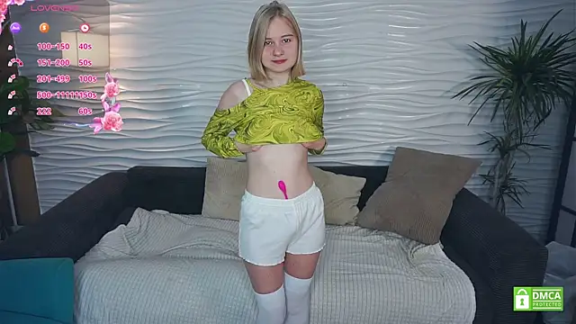 Snapshot of OdelinaFicken chatting on 12, 11, 2025 OdelinaFicken online show from 12, 11, 2025