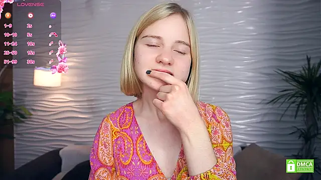 Snapshot of OdelinaFicken chatting on 22, 11, 2025 OdelinaFicken online show from 22, 11, 2025