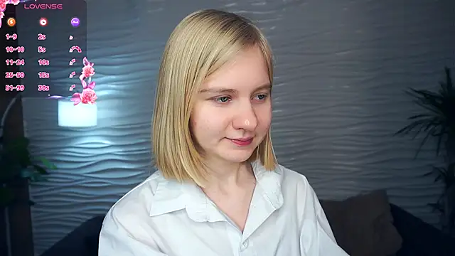 Snapshot of OdelinaFicken chatting on 15, 12, 2025 OdelinaFicken online show from 15, 12, 2025