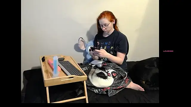LilyFoxxx online show from 8, 4, 2026