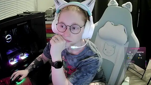 LilyFoxxx online show from 12, 6, 2026