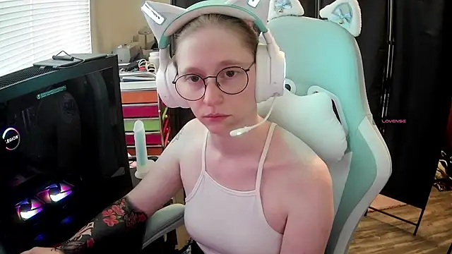 LilyFoxxx online show from 3, 7, 2026