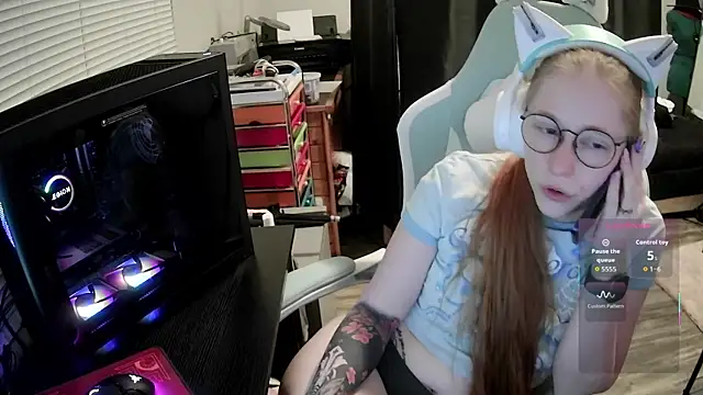 LilyFoxxx online show from 22, 7, 2026