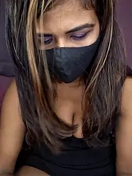 Aaliyalove1 online show from 5, 3, 2025