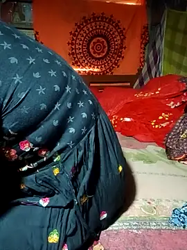 Snapshot of Super-Couple chatting on 5, 3, 2025 Super-Couple online show from 5, 3, 2025