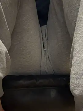 Snapshot of xxxxxrenxxxxx chatting on 18, 12, 2025 xxxxxrenxxxxx online show from 18, 12, 2025