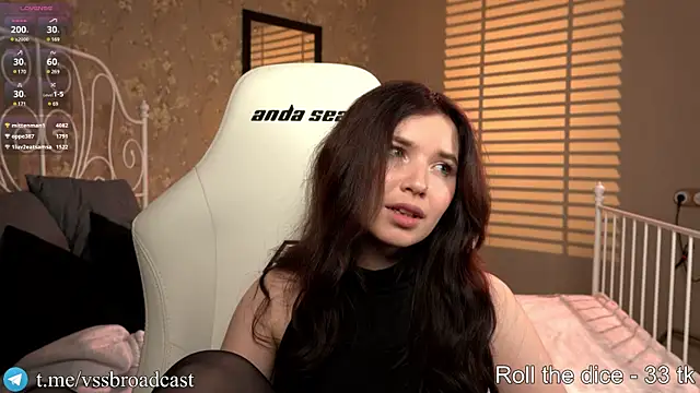 Hidden boobs online show from 20, 12, 2024