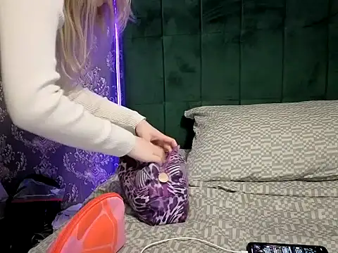 nicole77745 online show from 1, 4, 2026