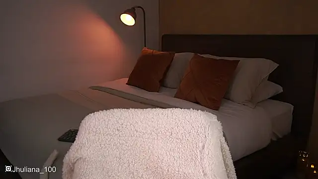 paulacora100 online show from 22, 1, 2025