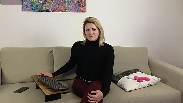 NoraNoxx online show from 28, 1, 2025