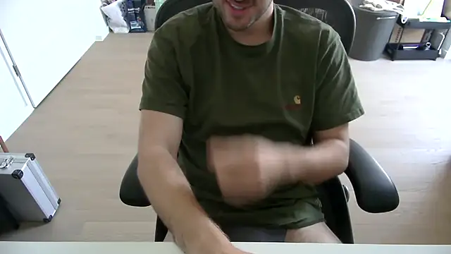 Snapshot of taallguyy_196 chatting on 7, 11, 2025 taallguyy 196 online show from 7, 11, 2025