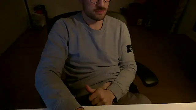 Snapshot of taallguyy_196 chatting on 5, 2, 2026 taallguyy 196 online show from 5, 2, 2026