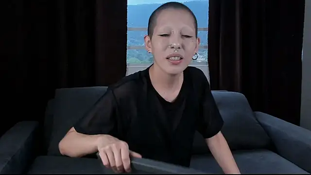 Snapshot of lnxmst chatting on 15, 11, 2025 lnxmst online show from 15, 11, 2025