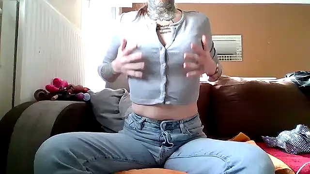 liloucamchaudee online show from 6, 3, 2026