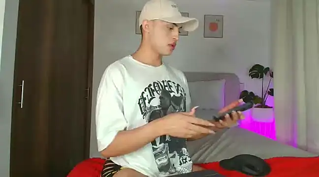 Snapshot of KarolPorttela chatting on 20, 12, 2024 KarolPorttela online show from 20, 12, 2024