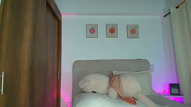 Snapshot of KarolPorttela chatting on 21, 9, 2025 KarolPorttela online show from 21, 9, 2025