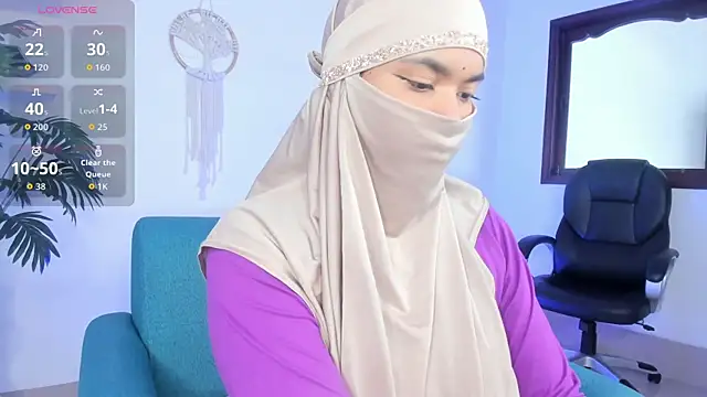 Snapshot of saray_halam chatting on 5, 10, 2025 saray halam online show from 5, 10, 2025