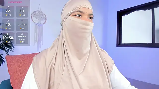 Snapshot of saray_halam chatting on 8, 10, 2025 saray halam online show from 8, 10, 2025