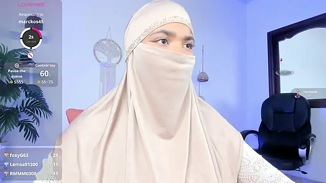 Snapshot of saray_halam chatting on 10, 10, 2025 saray halam online show from 10, 10, 2025