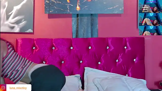 Snapshot of Lunamistyc chatting on 6, 11, 2025 Lunamistyc online show from 6, 11, 2025