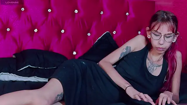 Snapshot of Lunamistyc chatting on 22, 11, 2025 Lunamistyc online show from 22, 11, 2025