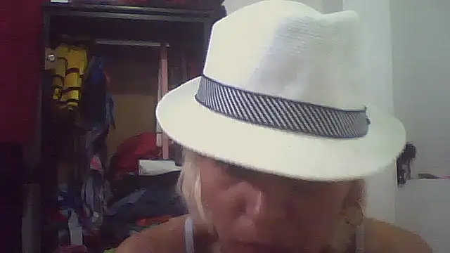 Snapshot of ariana_crazzy chatting on 10, 1, 2026 ariana crazzy online show from 10, 1, 2026