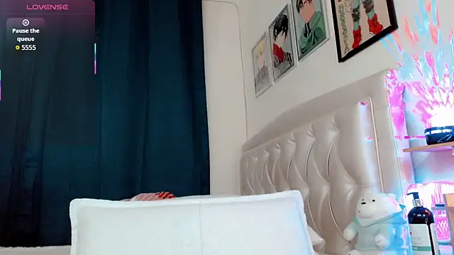 lunalovedoll  online show from 6, 4, 2026