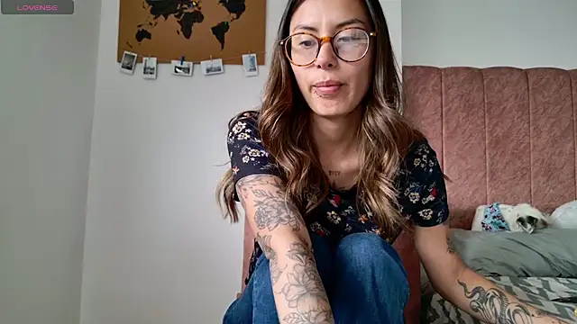 Emmy petit online show from 8, 4, 2026