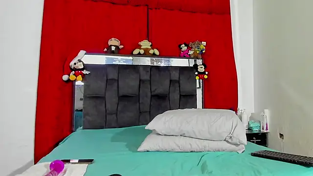 Snapshot of chloe_vasquez710 chatting on 4, 1, 2025 chloe vasquez710 online show from 4, 1, 2025