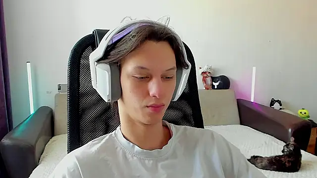 Ostin meow online show from 16, 2, 2026