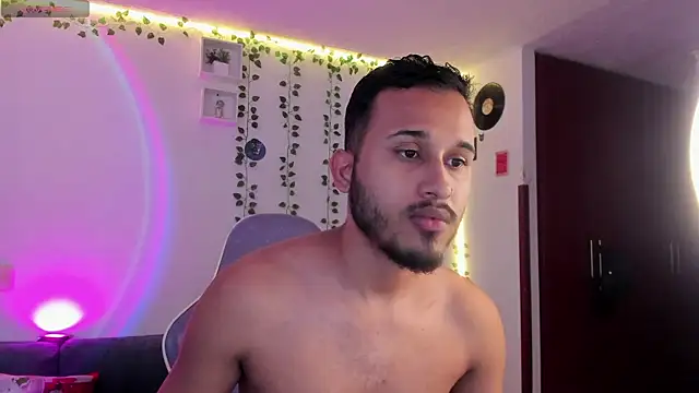 Raf brunette online show from 2, 1, 2025