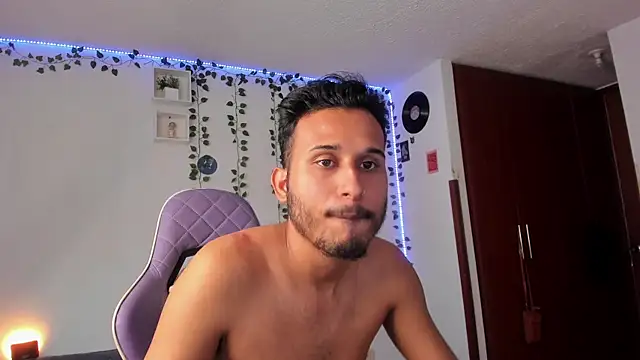 Raf brunette online show from 12, 1, 2025