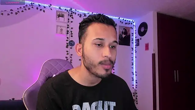 Raf brunette online show from 10, 3, 2025