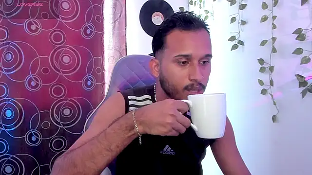 Raf brunette online show from 2, 10, 2025