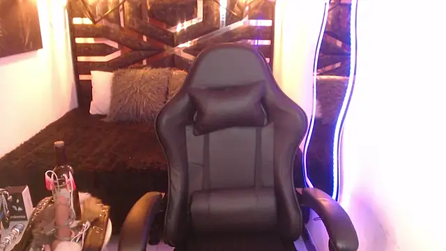 scarleth blue online show from 9, 4, 2026