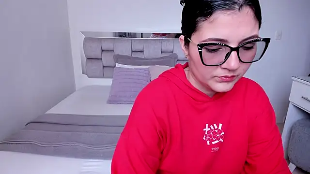 Snapshot of Camilaa_bueno chatting on 14, 6, 2026 Camilaa bueno online show from 14, 6, 2026