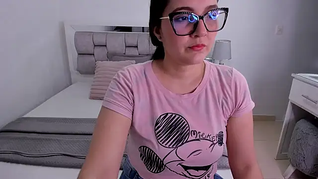 Snapshot of Camilaa_bueno chatting on 27, 6, 2026 Camilaa bueno online show from 27, 6, 2026