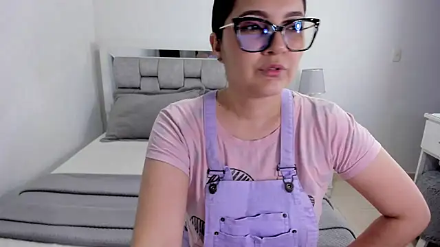 Snapshot of Camilaa_bueno chatting on 14, 7, 2026 Camilaa bueno online show from 14, 7, 2026