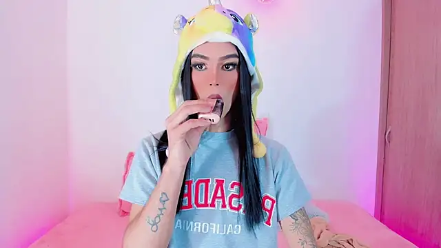 Ashley Reminton online show from 2, 3, 2025