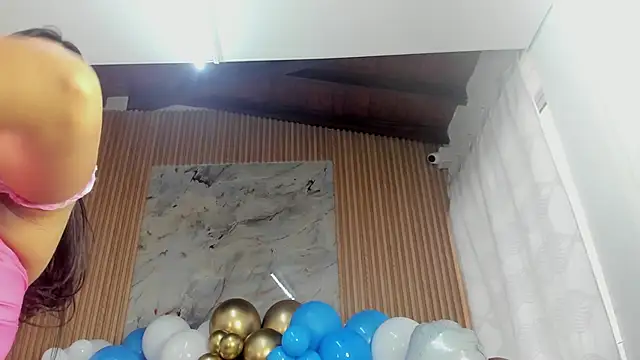 Any topless online show from 25, 9, 2025