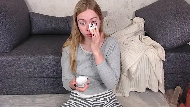 Snapshot of sofiaa_here chatting on 21, 5, 2026 sofiaa here online show from 21, 5, 2026