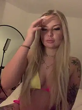 Snapshot of UKJuicyPrincess chatting on 14, 1, 2025 UKJuicyPrincess online show from 14, 1, 2025