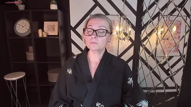 AlexandraKind online show from 5, 2, 2025