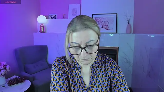 AlexandraKind online show from 25, 2, 2025