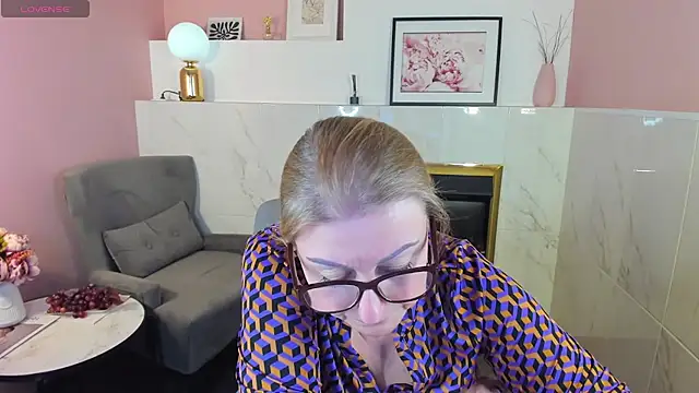 AlexandraKind online show from 27, 2, 2025