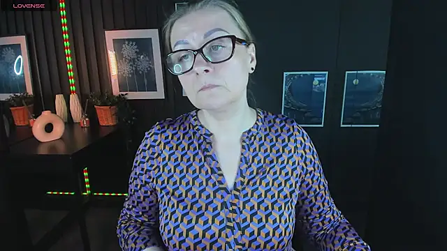 AlexandraKind online show from 5, 3, 2025