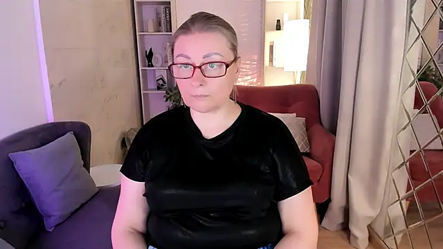 Snapshot of AlexandraKind chatting on 3, 2, 2026 AlexandraKind online show from 3, 2, 2026