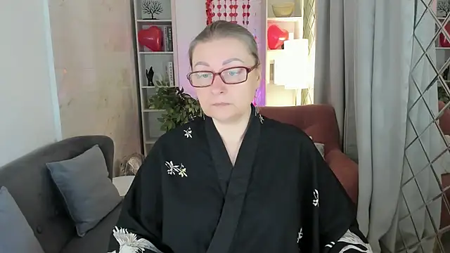 Snapshot of AlexandraKind chatting on 5, 2, 2026 AlexandraKind online show from 5, 2, 2026